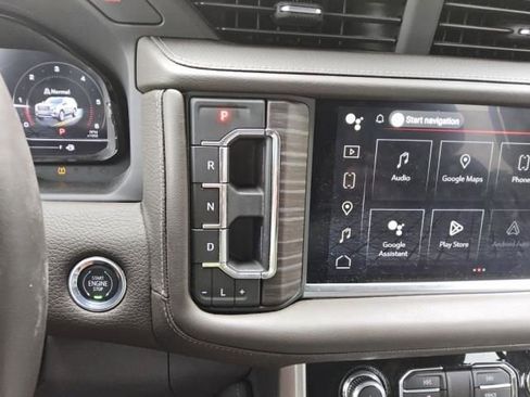 Used 2023 GMC Yukon Denali RWD image 4