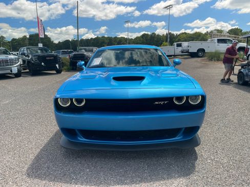 Used 2015 Dodge Challenger SRT Hellcat RWD image 2