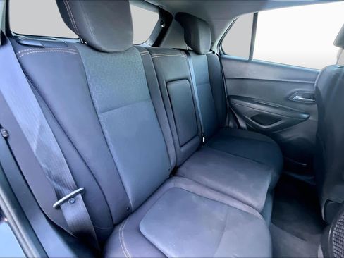 Used 2019 Chevrolet Trax LS FWD image 18