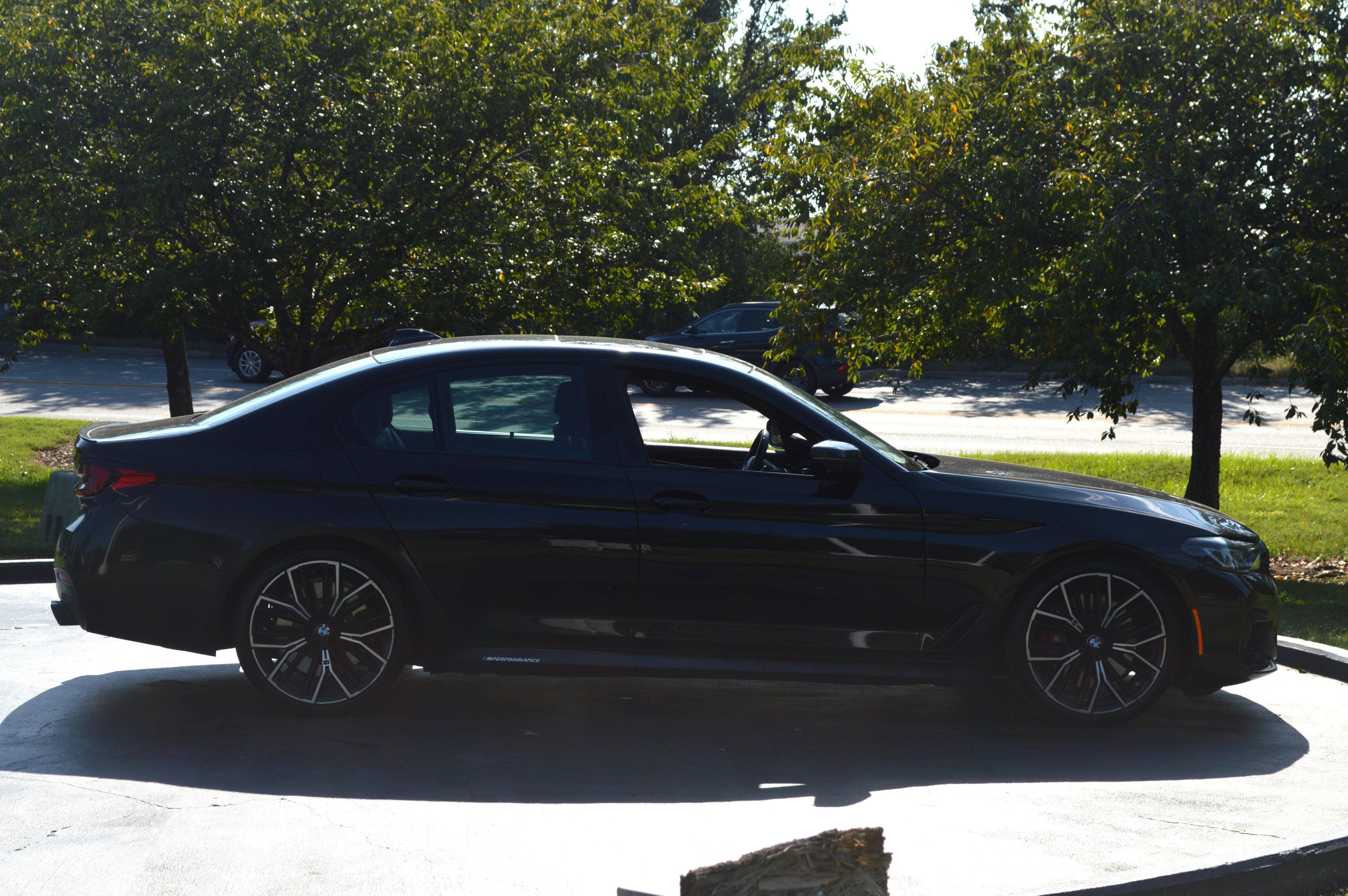 Used 2021 BMW M550i xDrive w/ Executive Package AWD/4WD image 13