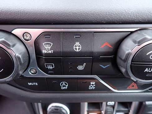 New 2025 Jeep Wrangler Unlimited Sahara w/ Safety Group AWD/4WD image 18