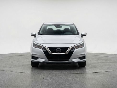 Used 2025 Nissan Versa SV FWD image 2