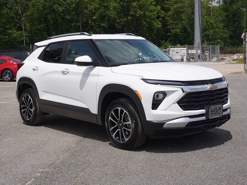 Used 2025 Chevrolet TrailBlazer LT w/ Convenience Package AWD/4WD image 56