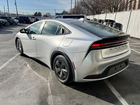 Used 2024 Toyota Prius LE image 5