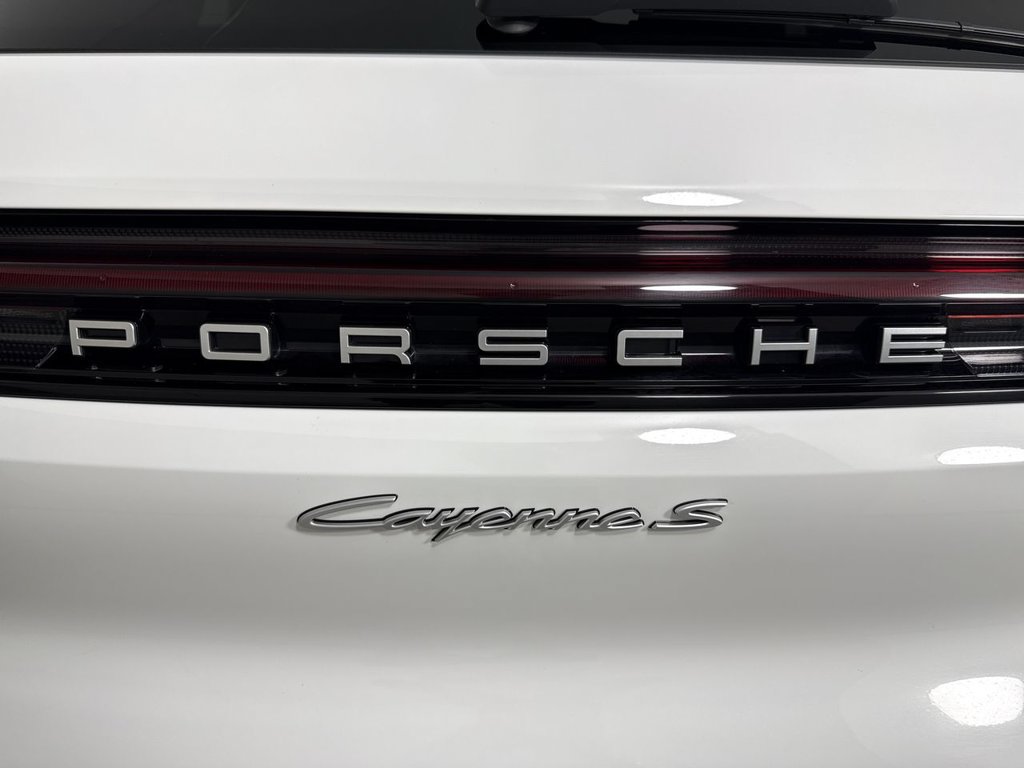 Certified 2025 Porsche Cayenne S AWD/4WD image 19