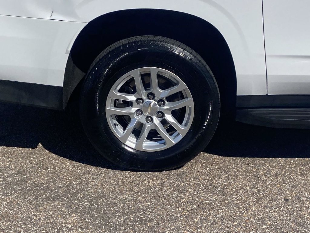 Used 2021 Chevrolet Suburban LS w/ Driver Alert Package AWD/4WD image 11