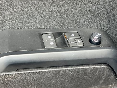 Certified 2021 Toyota Tacoma SR image 14