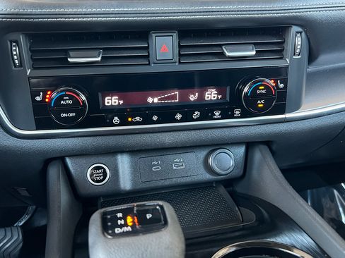 Used 2023 Nissan Rogue SV w/ SV Premium Package image 28