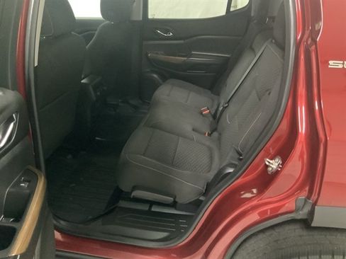 Used 2019 GMC Acadia SLE w/ LPO, Floor Liner Package AWD/4WD image 15