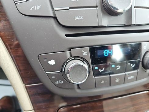 Used 2011 Buick Regal CXL image 18