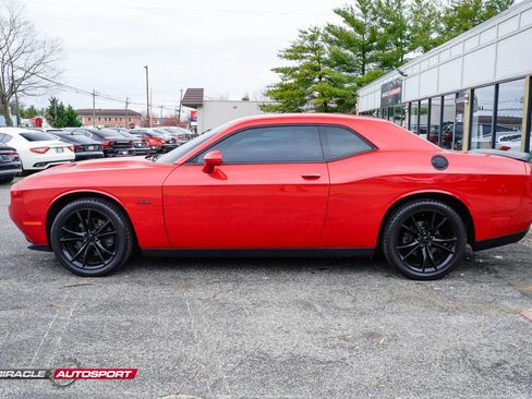 Used 2016 Dodge Challenger R/T w/ Blacktop Package image 4