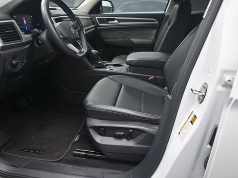 Certified 2023 Volkswagen Atlas SE image 17