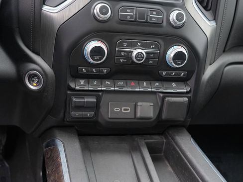 Used 2023 GMC Sierra 3500 Denali w/ Denali Ultimate Package image 25