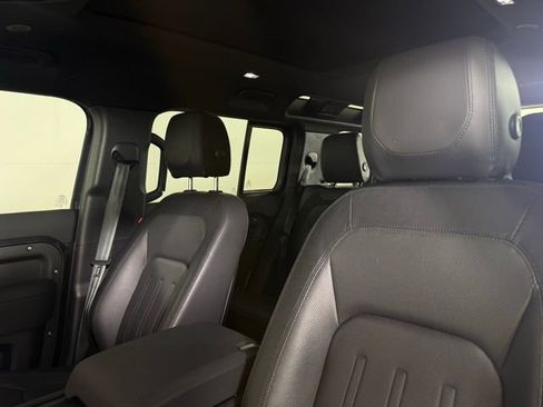 Used 2022 Land Rover Defender 110 X-Dynamic SE image 33