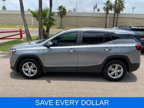 Used 2024 GMC Terrain SLE w/ LPO, Floor Liner Package FWD image 8