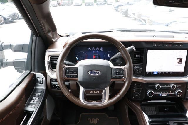 Used 2024 Ford F350 King Ranch AWD/4WD image 15