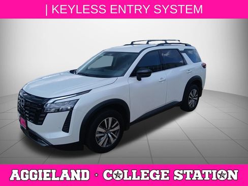 Certified 2026 Nissan Pathfinder SL w/ Cargo Package AWD/4WD image 6