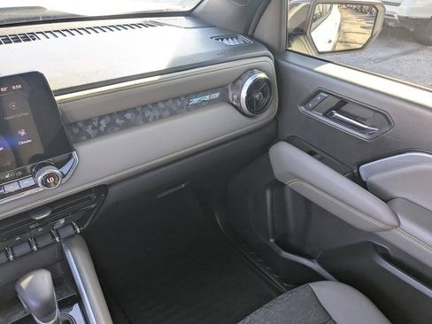Used 2024 Chevrolet Colorado ZR2 w/ Technology Package image 18
