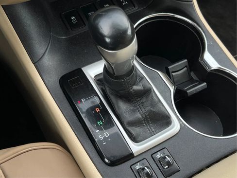 Used 2016 Toyota Highlander XLE AWD/4WD image 47