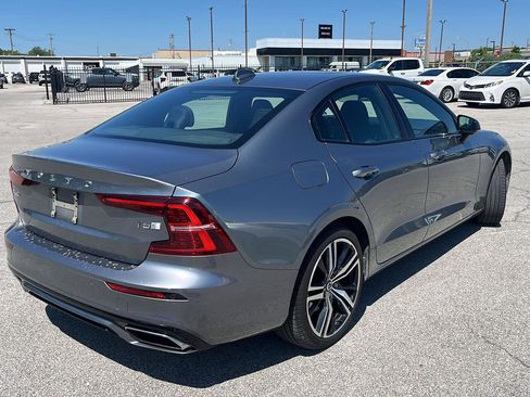 Used 2019 Volvo S60 T5 R-Design FWD image 3