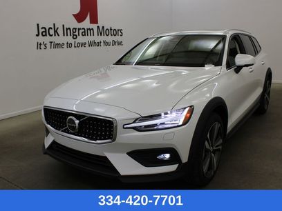 New 2026 Volvo V60 B5 Cross Country Plus w/ Climate Package
