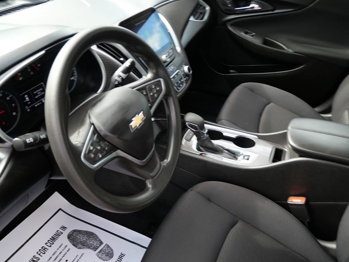 Used 2022 Chevrolet Malibu LT FWD image 12