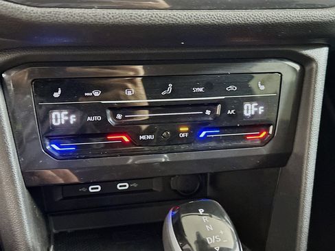 Used 2023 Volkswagen Tiguan SE image 23