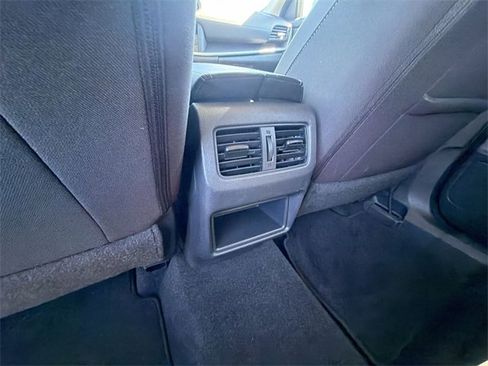 Used 2024 Nissan Rogue S image 20