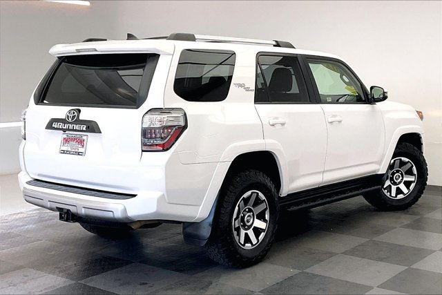 Used 2017 Toyota 4Runner TRD Off-Road Premium AWD/4WD image 13
