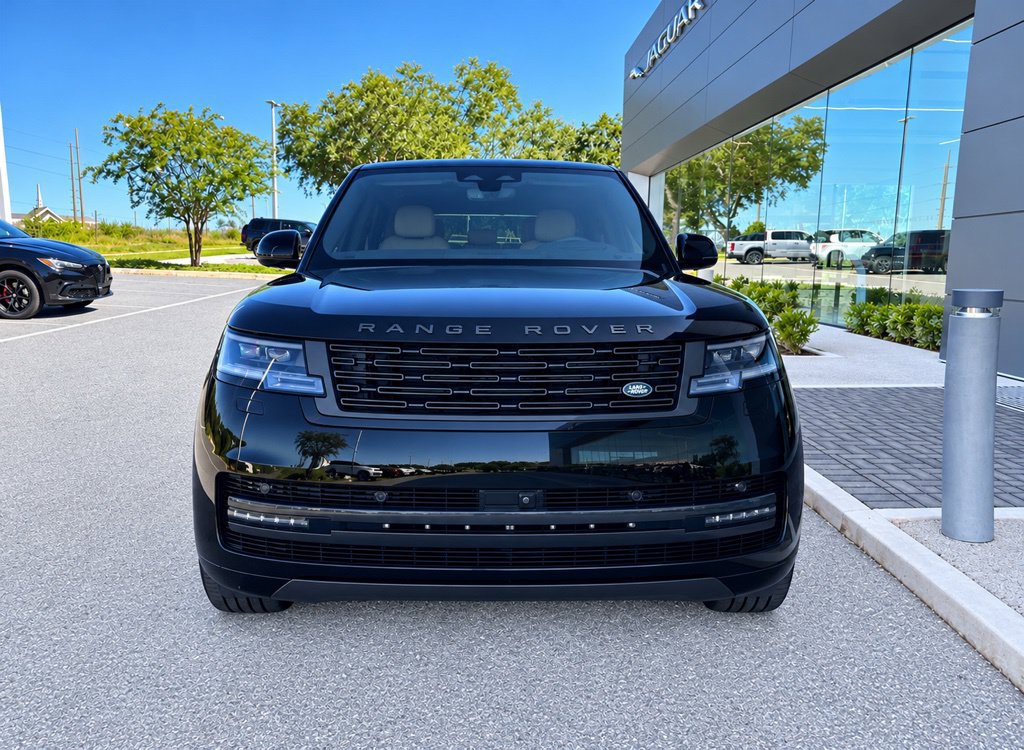 Used 2026 Land Rover Range Rover SE AWD/4WD image 2