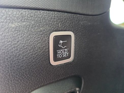 Used 2023 Jeep Wagoneer Series II RWD image 36