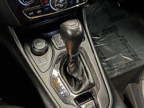 Used 2020 Jeep Cherokee Limited AWD/4WD image 17
