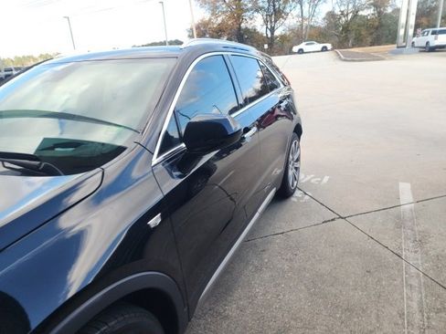 Used 2019 Cadillac XT4 Premium Luxury image 3