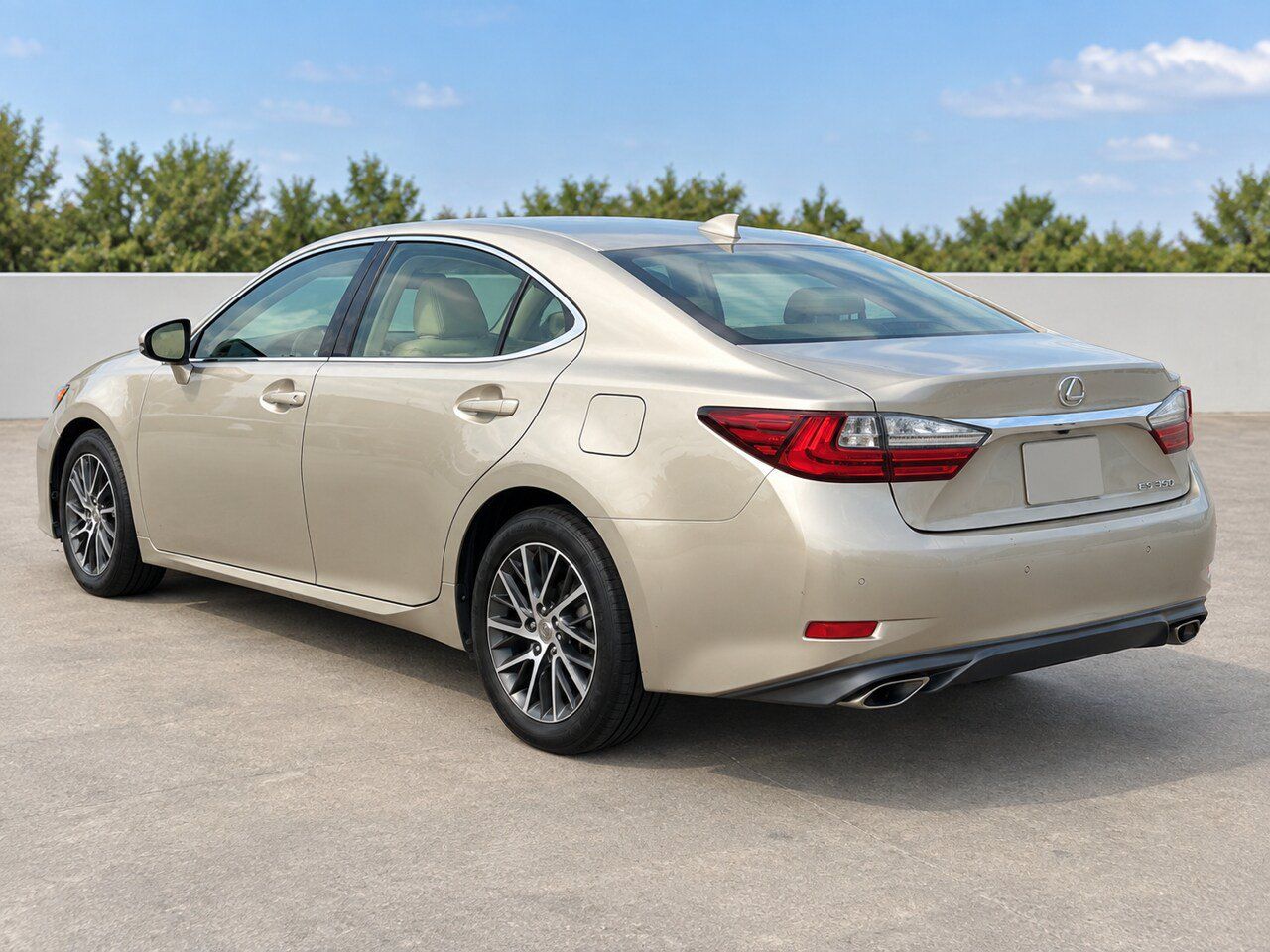 Used 2017 Lexus ES 350 FWD image 8