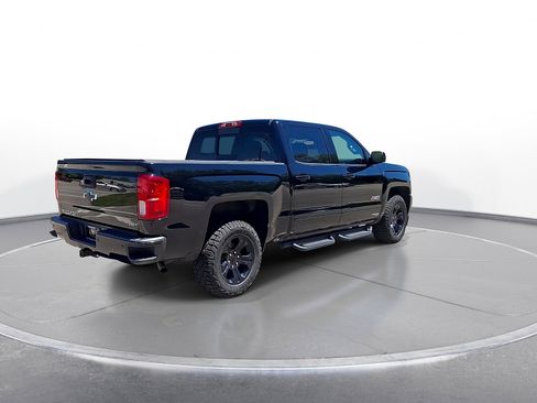 Used 2018 Chevrolet Silverado 1500 LTZ Z71 w/ LTZ Plus Package AWD/4WD image 8
