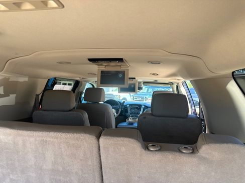 Used 2018 Chevrolet Suburban Premier AWD/4WD image 20