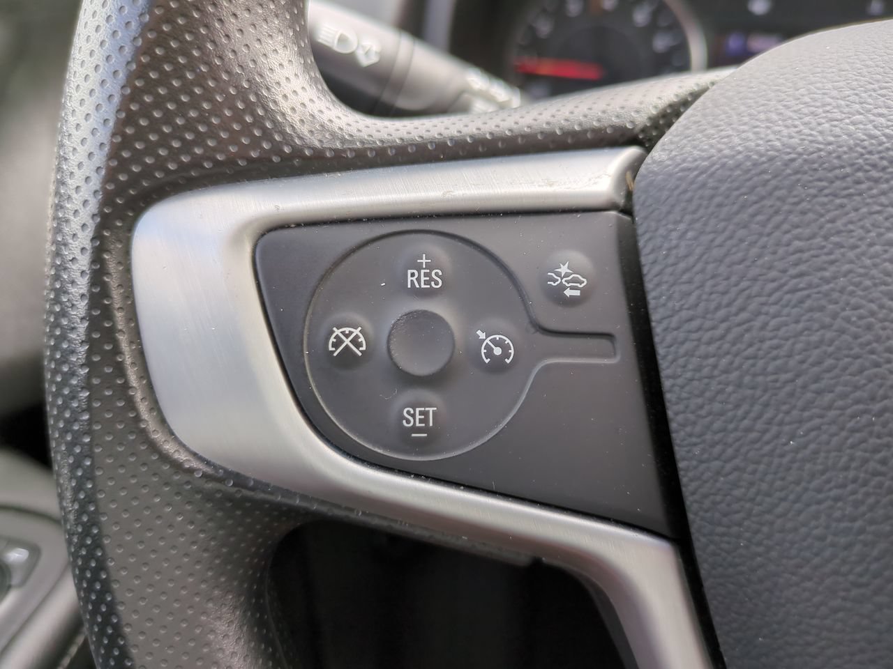 Used 2024 GMC Terrain SLE AWD/4WD image 23