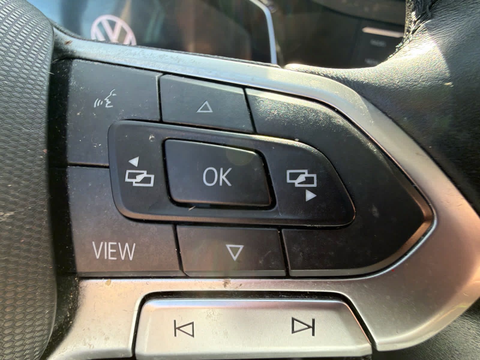 Used 2024 Volkswagen Jetta SE FWD image 16