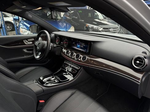 Used 2018 Mercedes-Benz E 300 4MATIC image 31