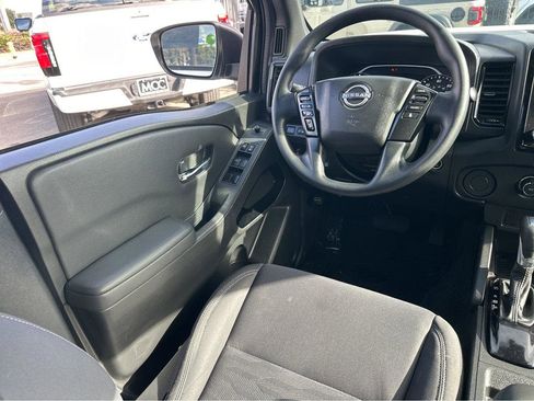 Used 2023 Nissan Frontier SV w/ Midnight Edition Package image 19