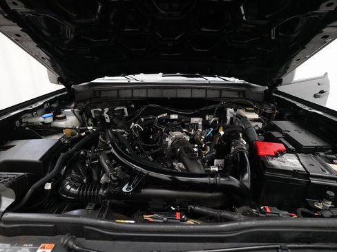 Used 2021 Ford Bronco Badlands image 3