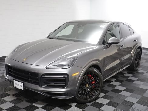 Used 2023 Porsche Cayenne GTS w/ Premium Package AWD/4WD image 2