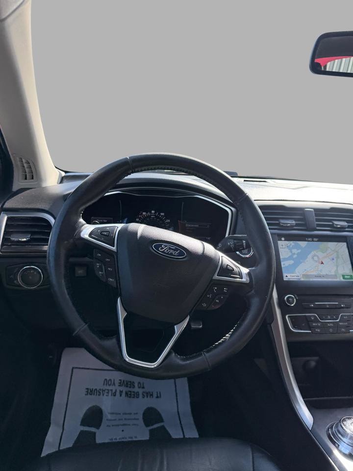 Used 2017 Ford Fusion SE w/ Fusion SE Technology Package FWD image 27