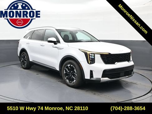 Used 2024 Kia Sorento S FWD image 1