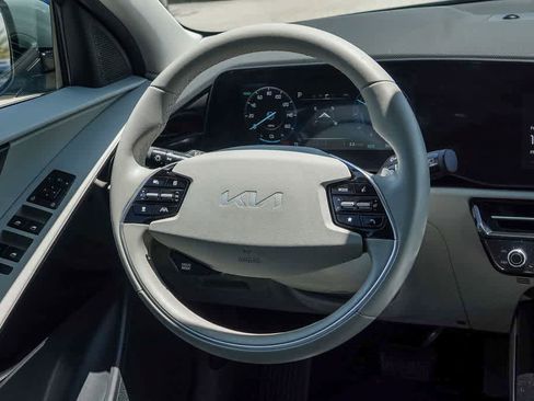 Certified 2023 Kia Niro Wind FWD image 13