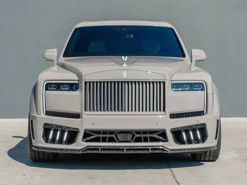 Used 2025 Rolls-Royce Cullinan Black Badge image 2