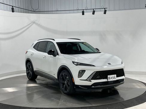 Used 2025 Buick Envision Sport Touring image 38