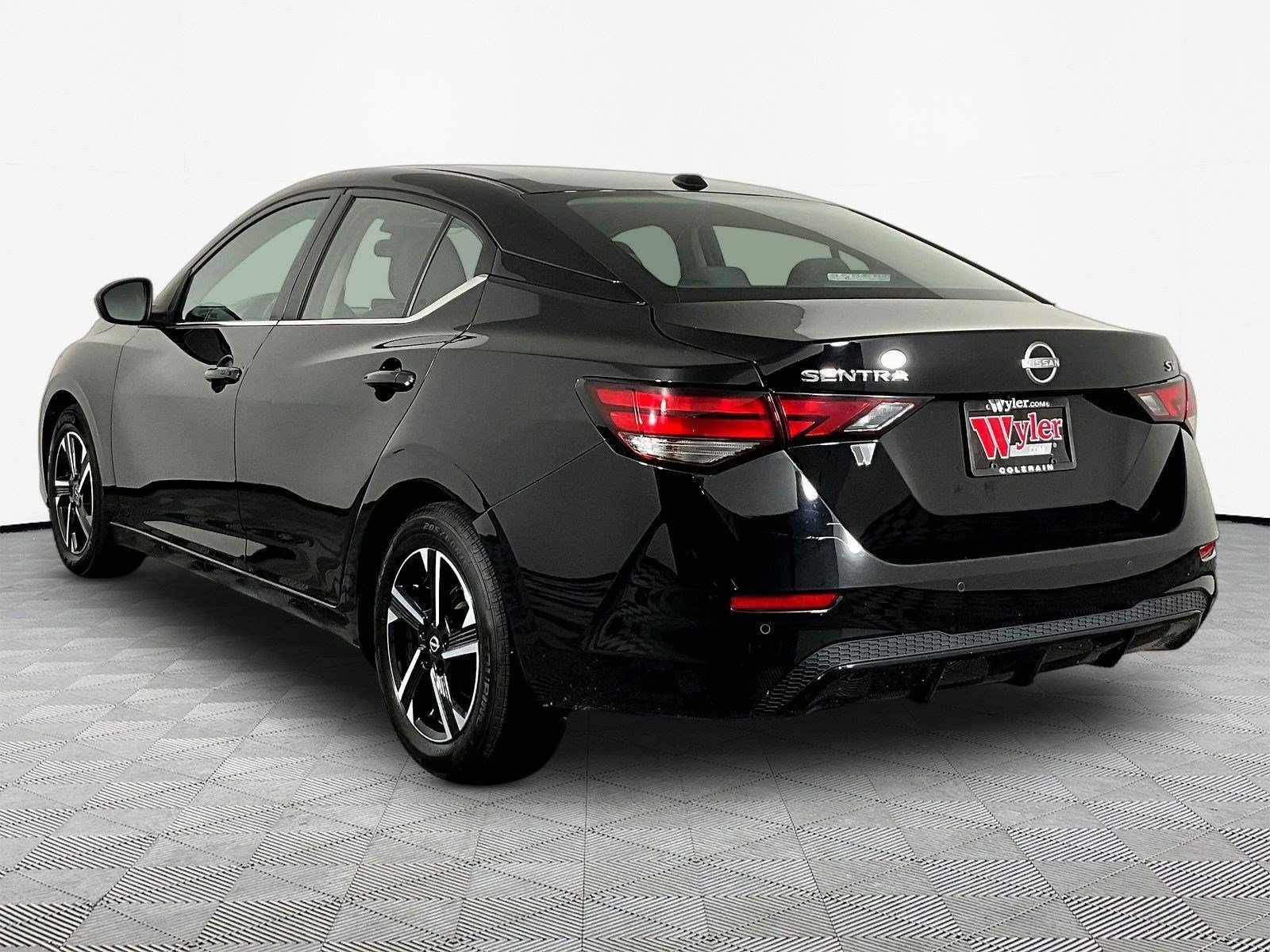 Certified 2024 Nissan Sentra SV FWD image 4