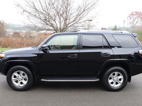 Used 2015 Toyota 4Runner SR5 Premium image 9