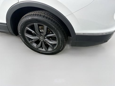 Used 2022 Volkswagen Tiguan SE image 11